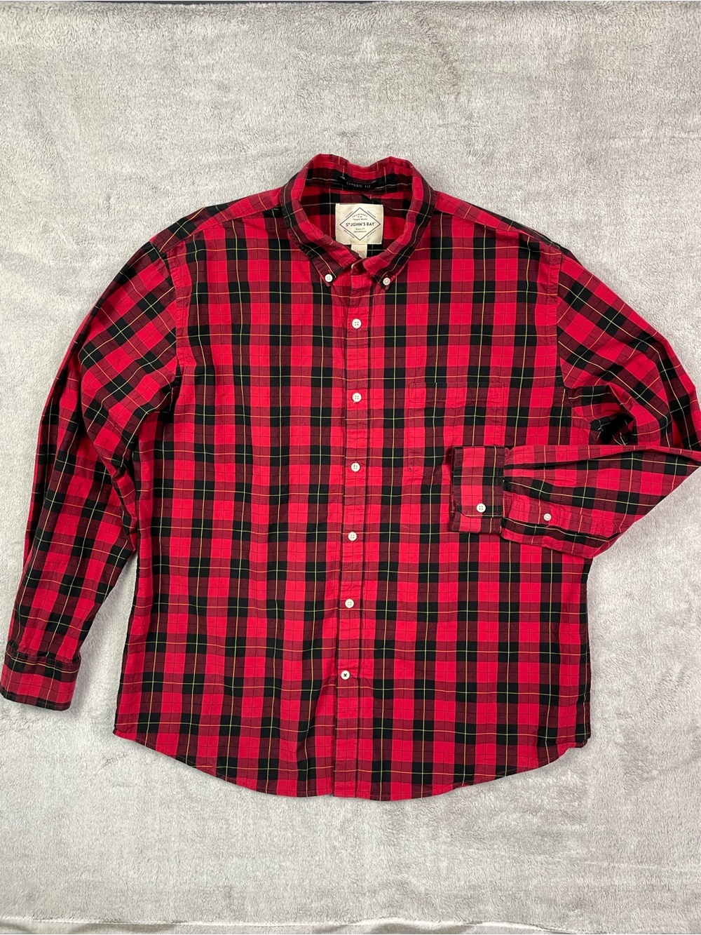 St. John's Bay Men's XL Classic Fit Red/Black Plaid Cotton Button Down Shirt‎